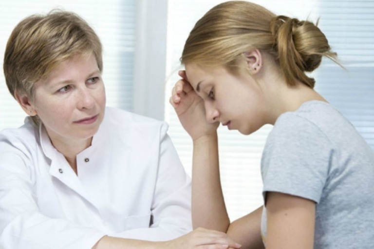 Trẻ có dấu hiệu trầm cảm cần nhận được sự hỗ trợ của bác sĩ, chuyên gia tâm lý
