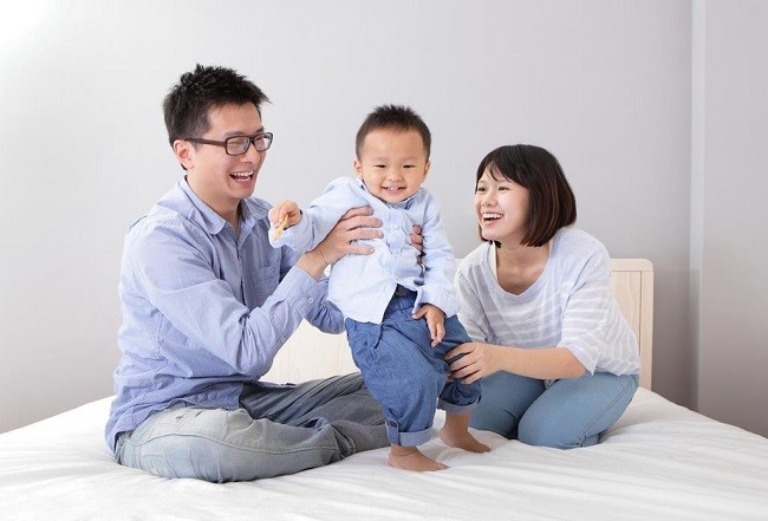 chăm sóc trẻ tự kỷ thoái lui