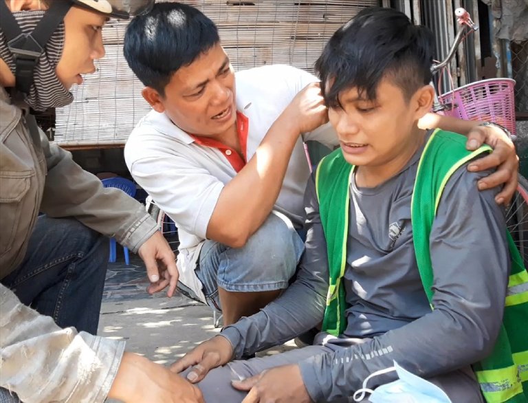 cách vượt qua hiệu ứng người ngoài cuộc