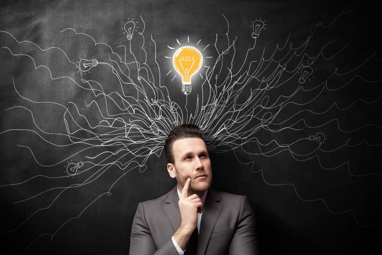 cách vượt qua khủng hoảng bản sắc