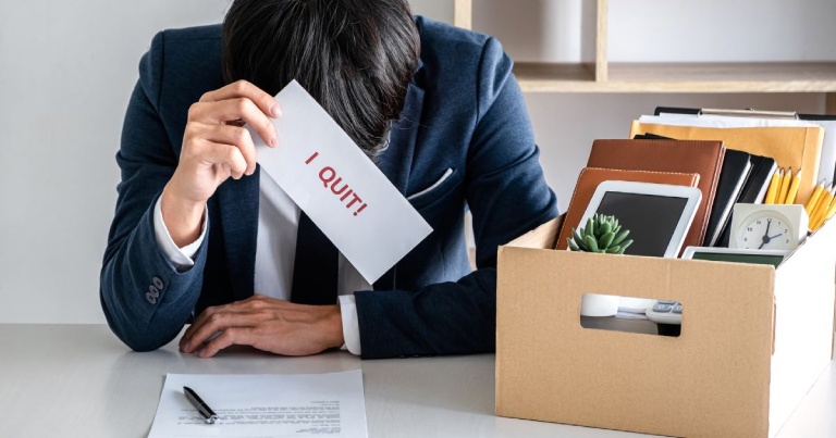 Âm thầm nghỉ việc (Quiet quitting)