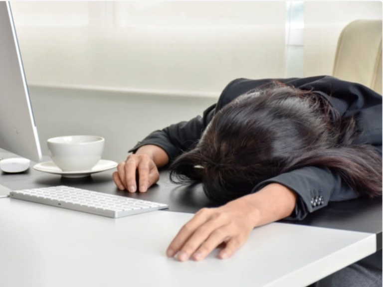 Phân biệt Holiday click-off với burnout