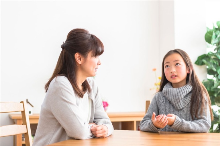 Cha mẹ nên làm gì khi con có dấu hiệu tâm lý nhưng không chịu đi khám?