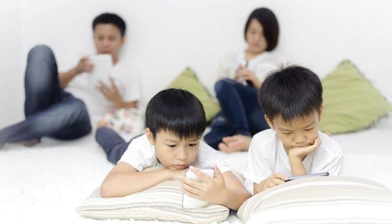Con mất kết nối với cha mẹ