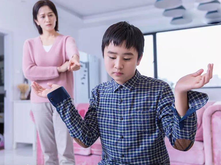 Những việc cha mẹ không nên làm khi con trai tuổi dậy thì khó bảo