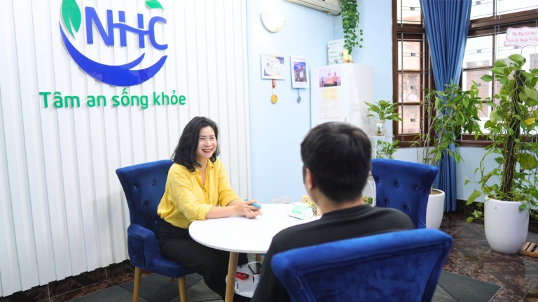 tư vấn tâm lý khi con tuổi dậy thì khó bảo