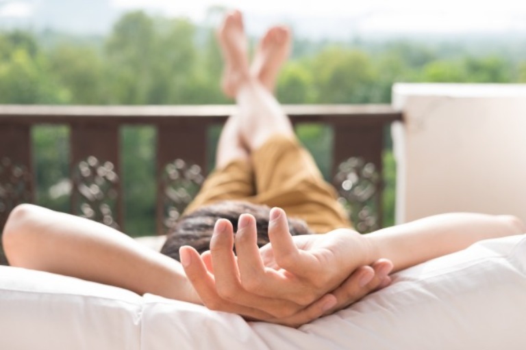 cách lấp đầy cảm giác trống rỗng kéo dài