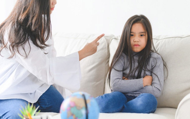 Cách giảm sự bất đồng quan điểm giữa cha mẹ và con cái